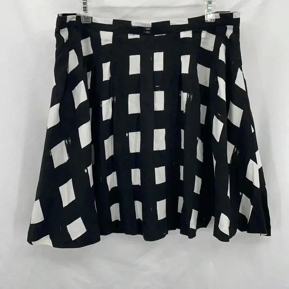 GAP Circle Skirt 10 Reg Black White Back Zip Lined NWT - Picture 1 of 10